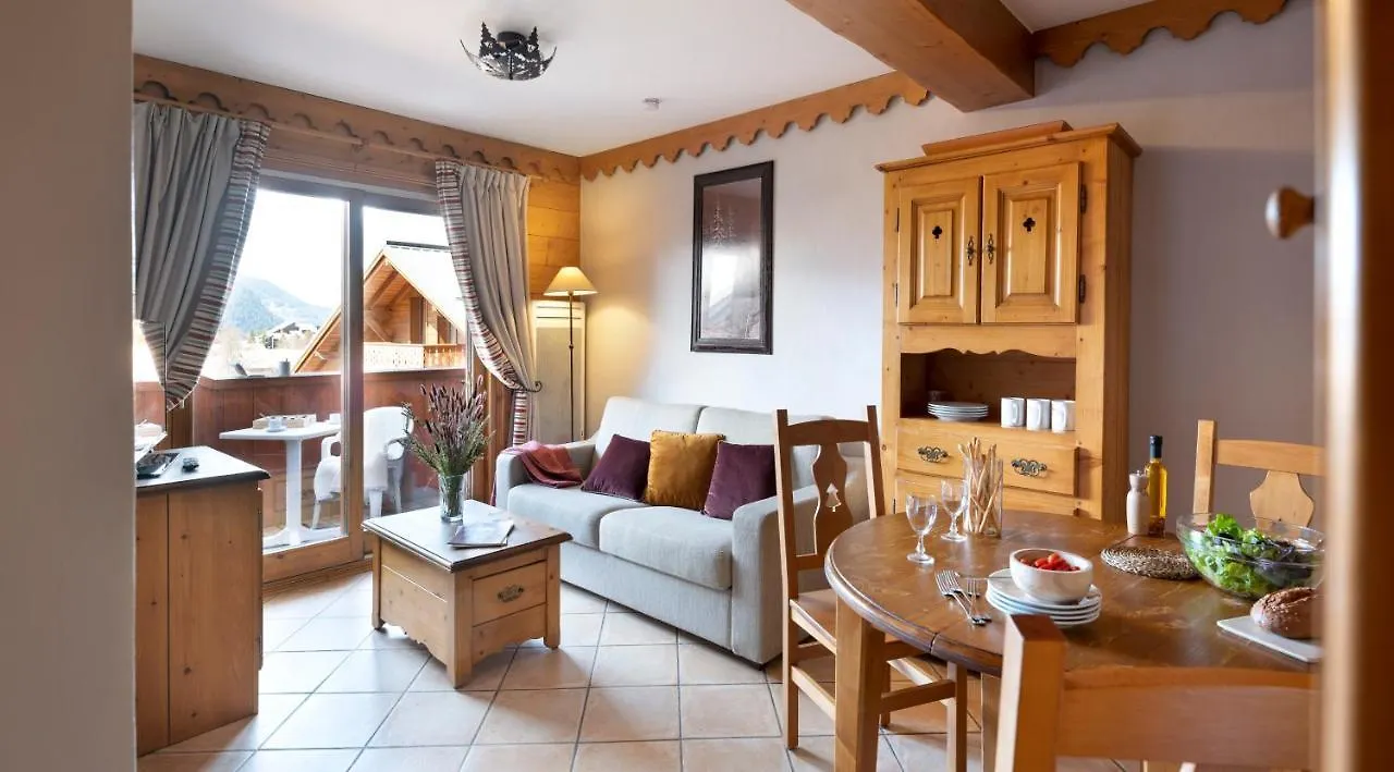 Residence Pierre & Vacances Premium Les Fermes Du Soleil Les Carroz d'Araches 4*,